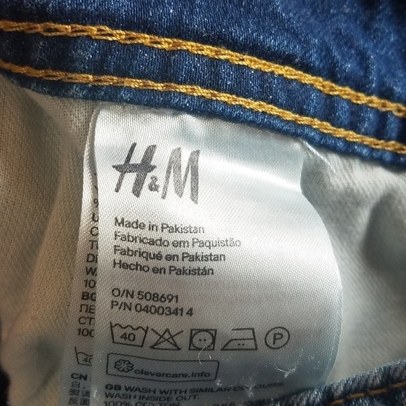 HM Distressed Jean Shots with Button Pocket 6 - Picture 4 of 4